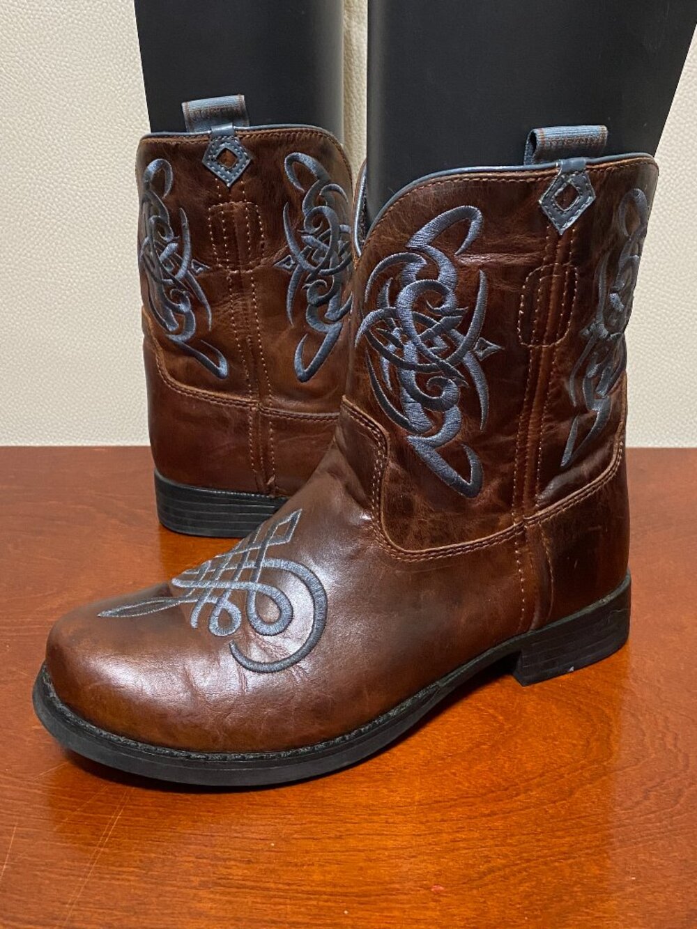 Womens Justin Gypsy Boots Size 7 B Brown Leather Pull On Cowgirl Western Boot